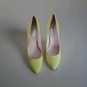 INC Suede Charteuse Pumps